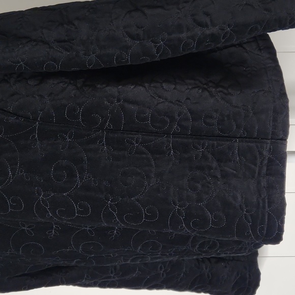 Black velvet quilted old English Style Winter Jacket. Full Zip Down Whimsigoth - Picture 7 of 13